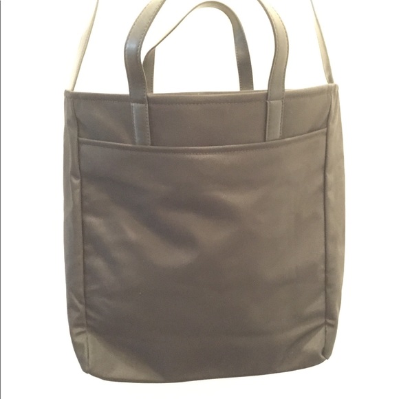 away luggage rashida jones